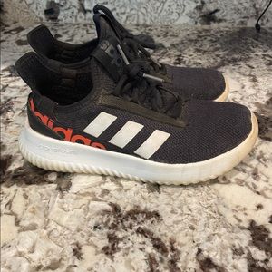 Boys size 4 adidas tennis shoes